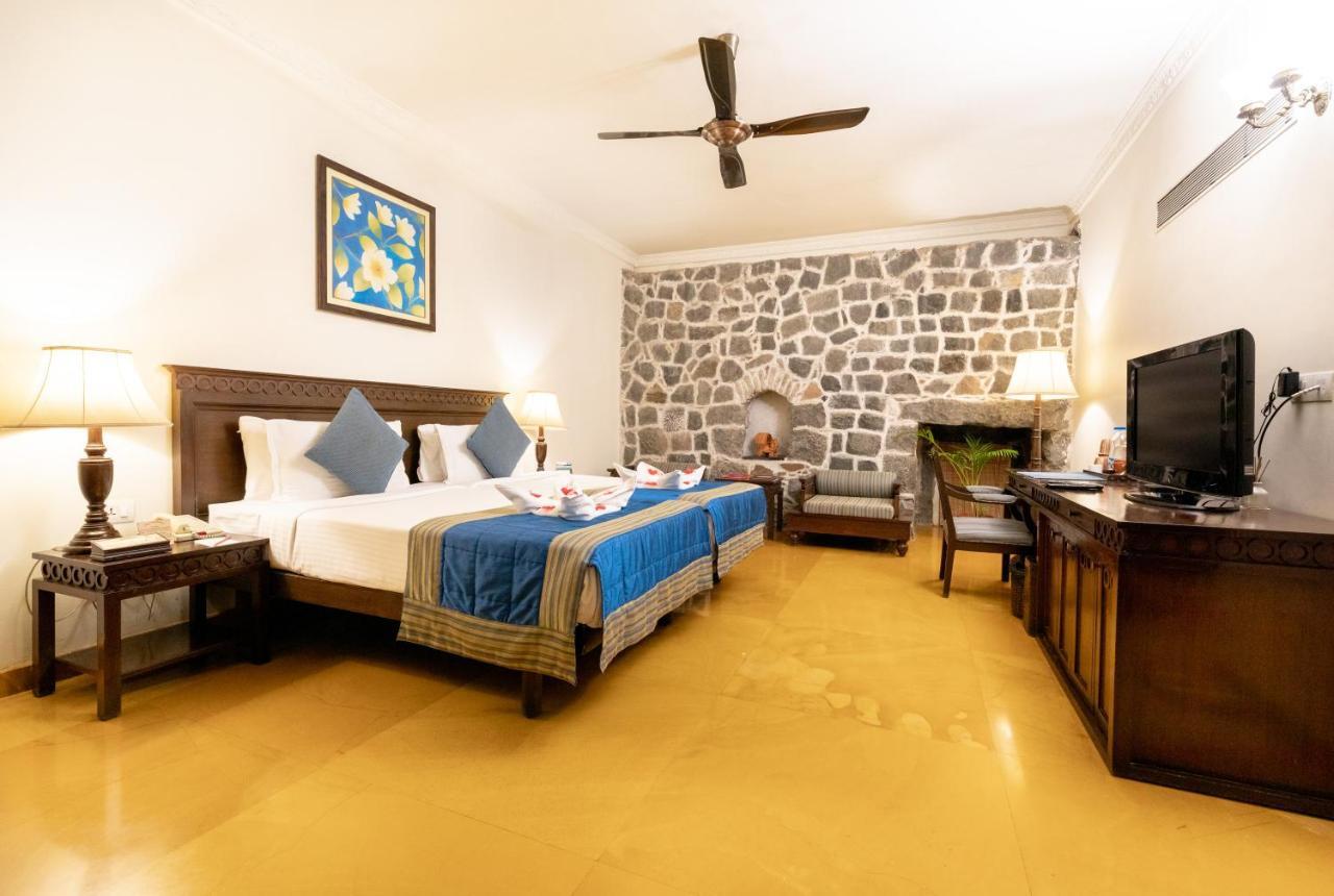 Fort Jadhavgadh -A Gadh Heritage Hotel Sasvad Dış mekan fotoğraf