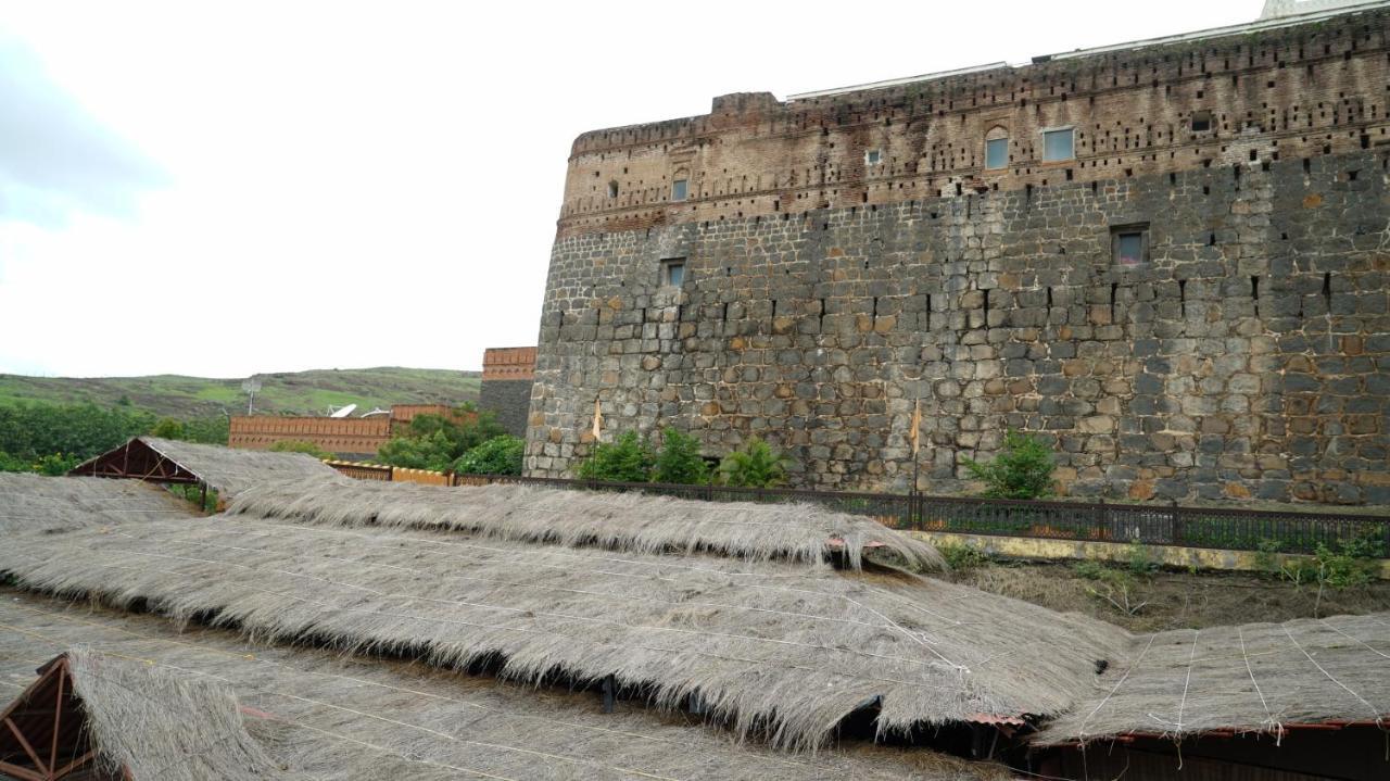 Fort Jadhavgadh -A Gadh Heritage Hotel Sasvad Dış mekan fotoğraf
